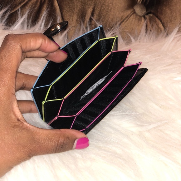 🌈 Victoria’s Secret Rainbow Accordion Card Case - Picture 4 of 7